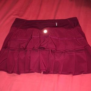 Red Lululemon skort size 6regular MAKE OFFERS!!